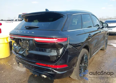 2022 Lincoln Corsair Reserve z USA, uszkodzony, nr VIN 5LMCJ2C92NUL32403